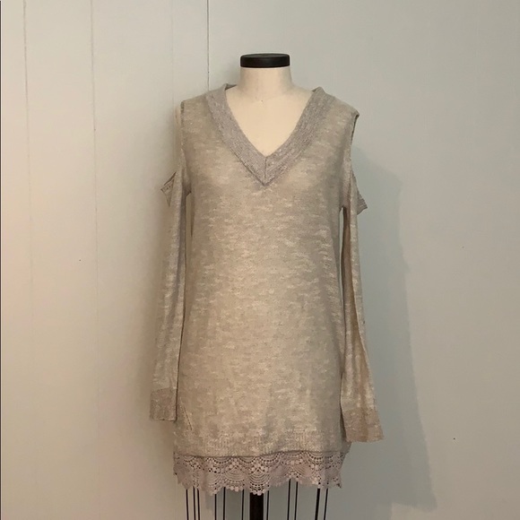 Sweaters - Open-shoulder lace tunic